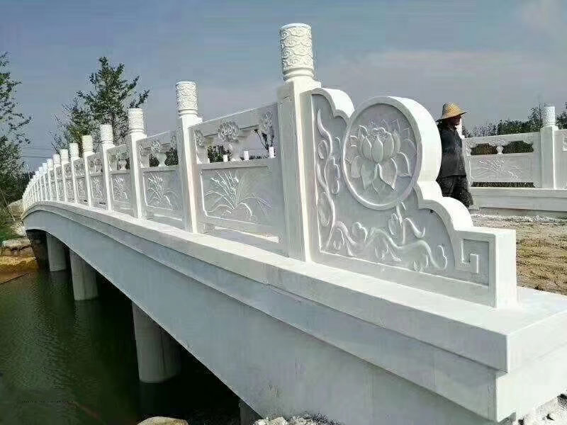 石護欄